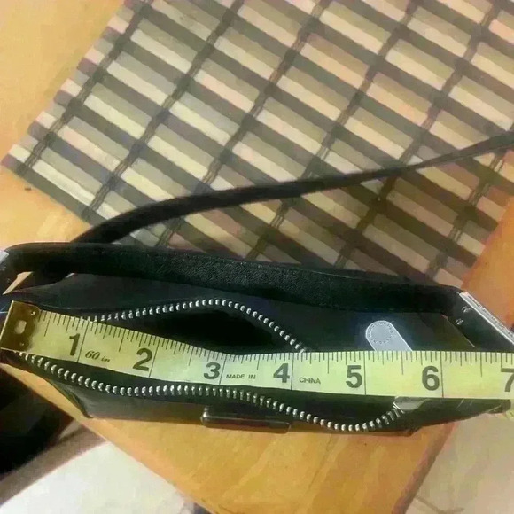 MARC By MARC JACOBS Small Crossbody (minimal discoloration on hinges) - Picture 11 of 12